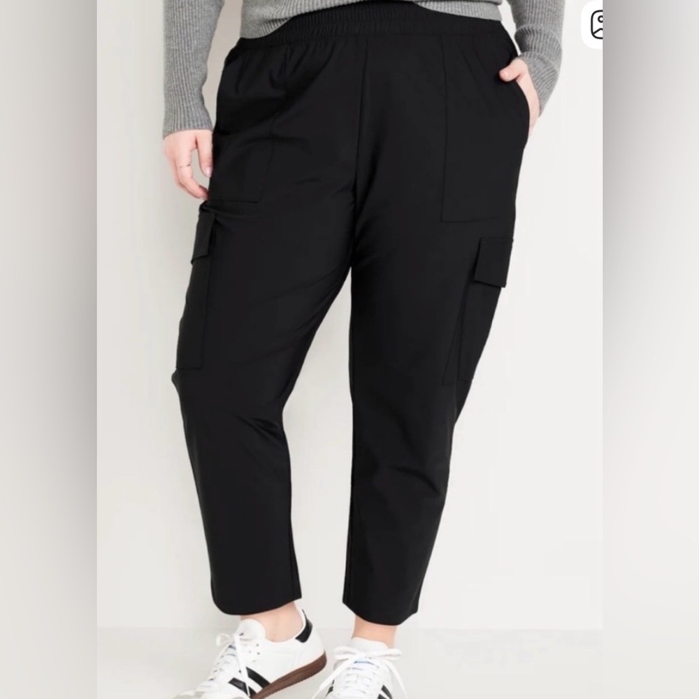 Old Navy Black Women's Joggers - Picture 5 of 15